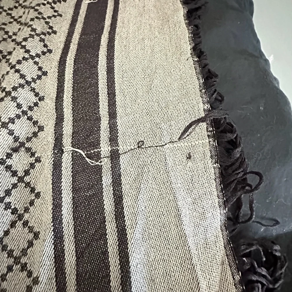 Authentic Brown Logo Gucci Scarf - Picture 4 of 6